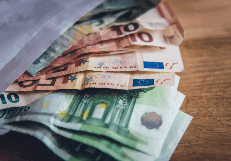 PRODAVAO PARE na pijaci u Sjenici: Uhapšen osumnjičeni za <span style='color:red;'><b>FALSIFIKOVANJE</b></span> NOVCA